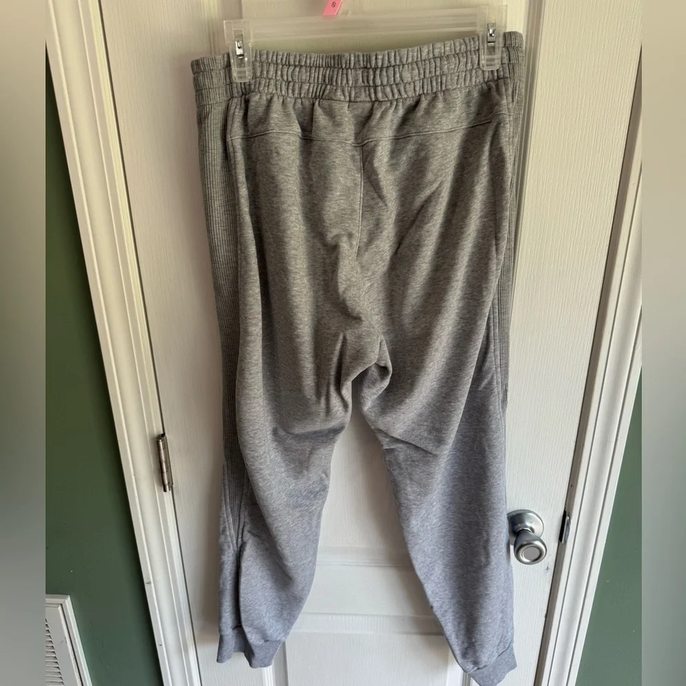 Adidas men’s size large‎ gray sweat pants joggers